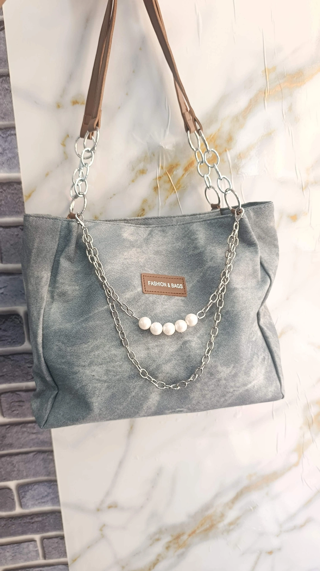 Tote bags