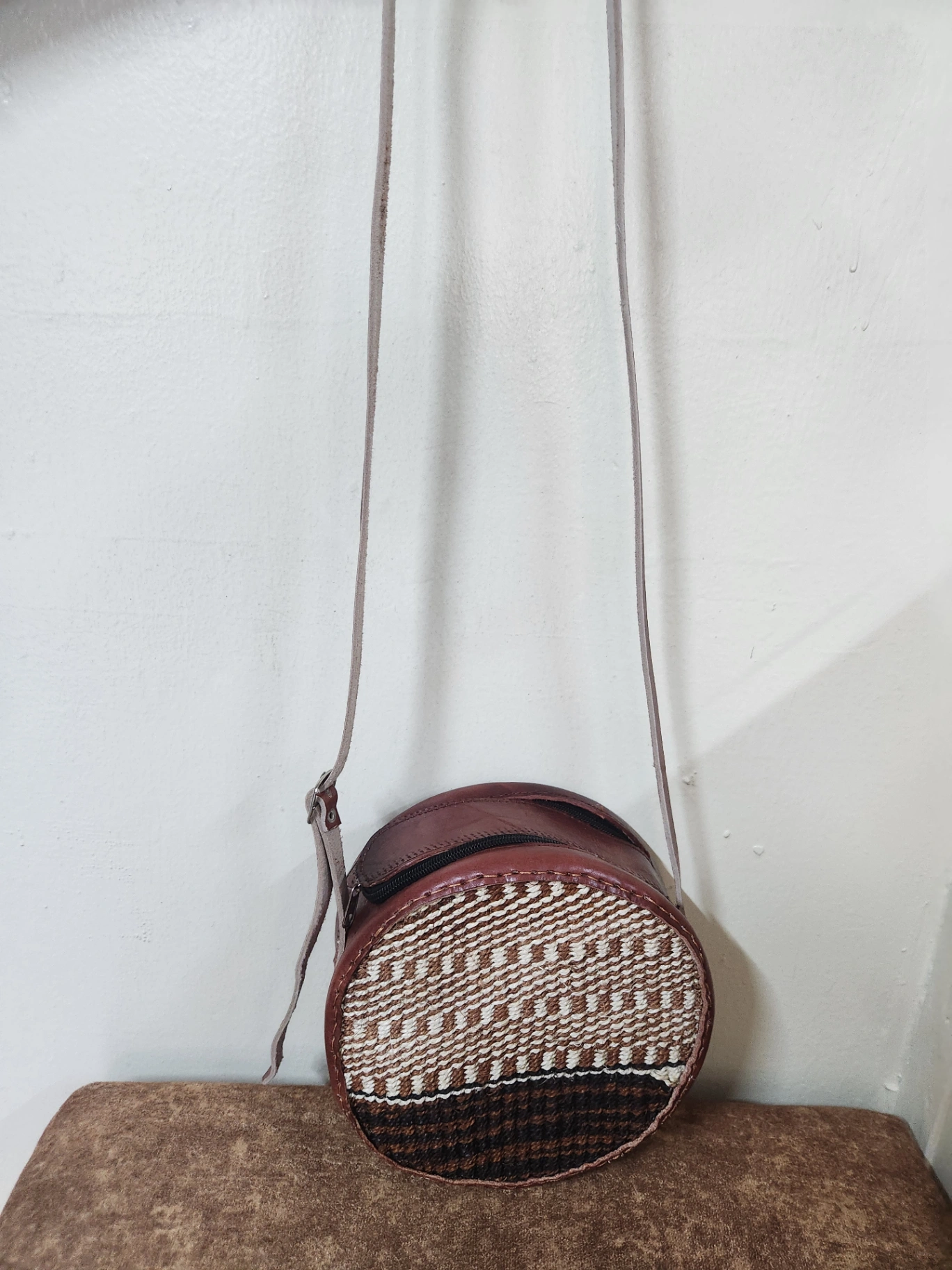 Round Leather Kiondo image 2