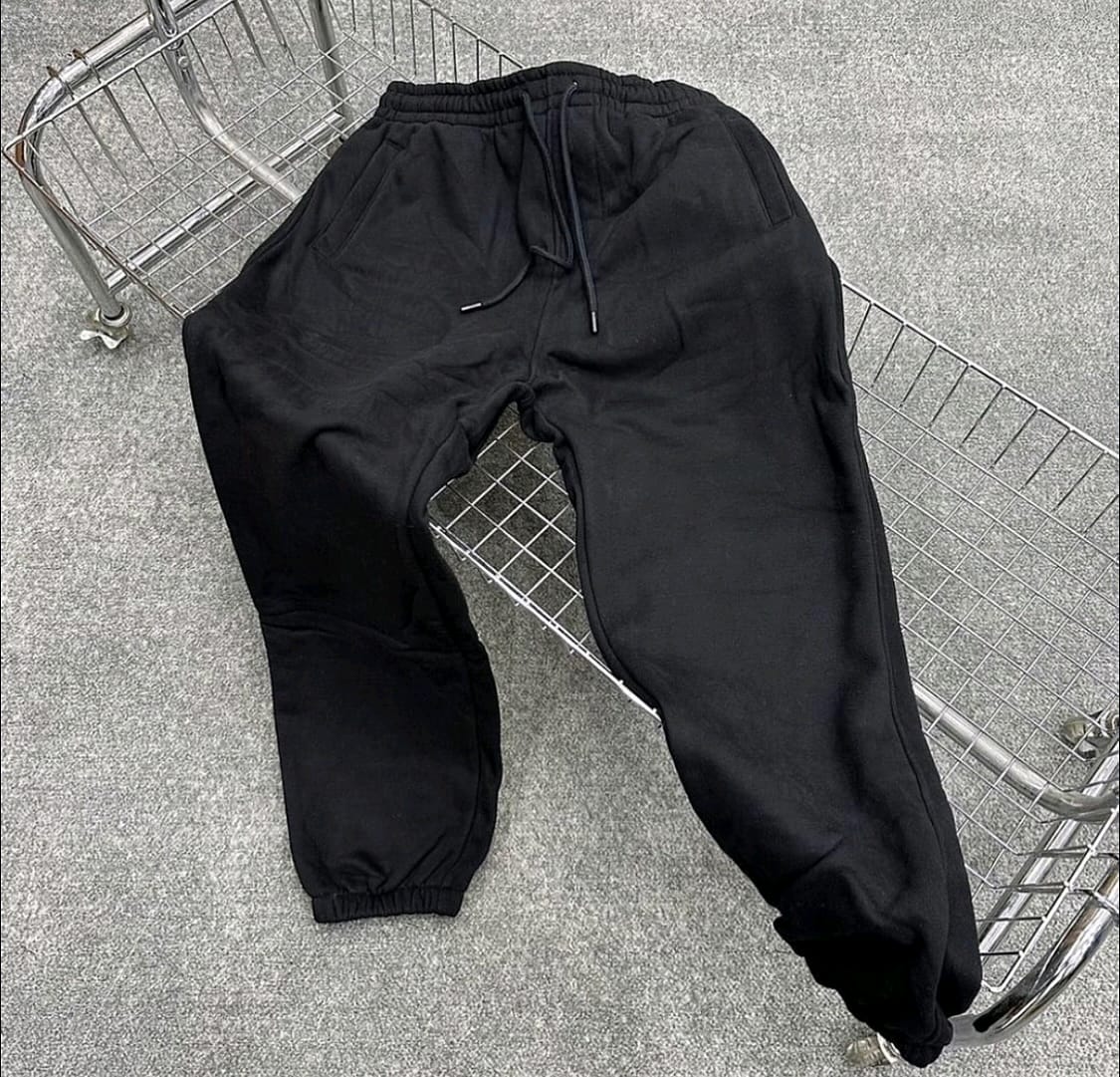 Sweatpants. image 4
